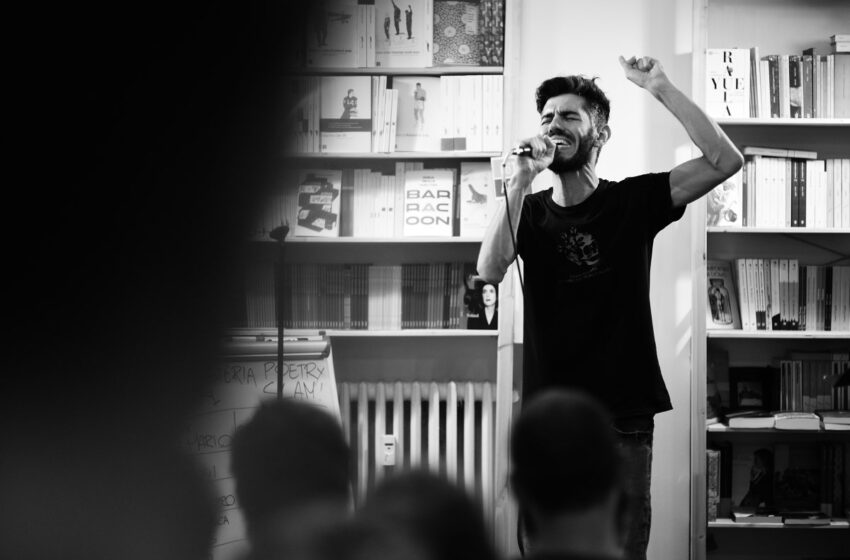  Lorenzo Maragoni | Tra teatro e poetry slam: poesia al confine